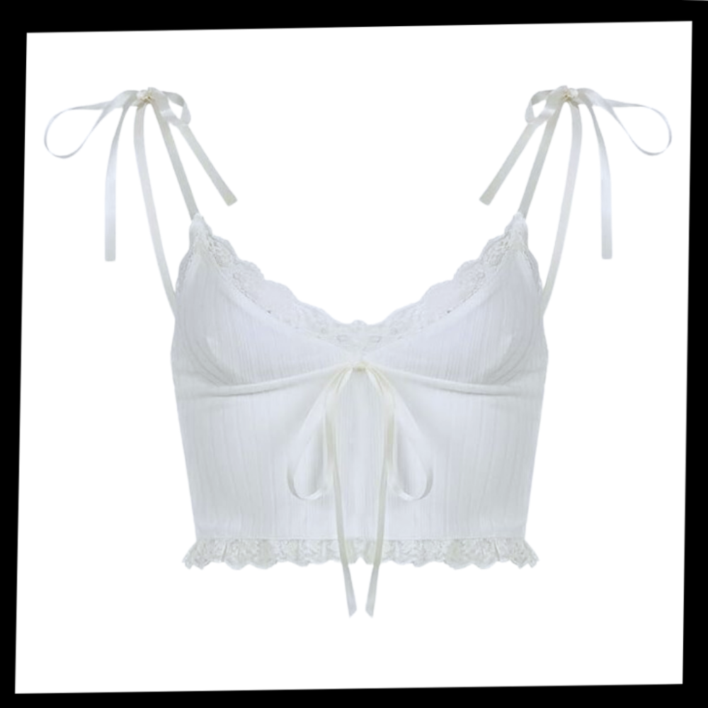 Blød stilfuld croptop med blondekant
- Ozerty