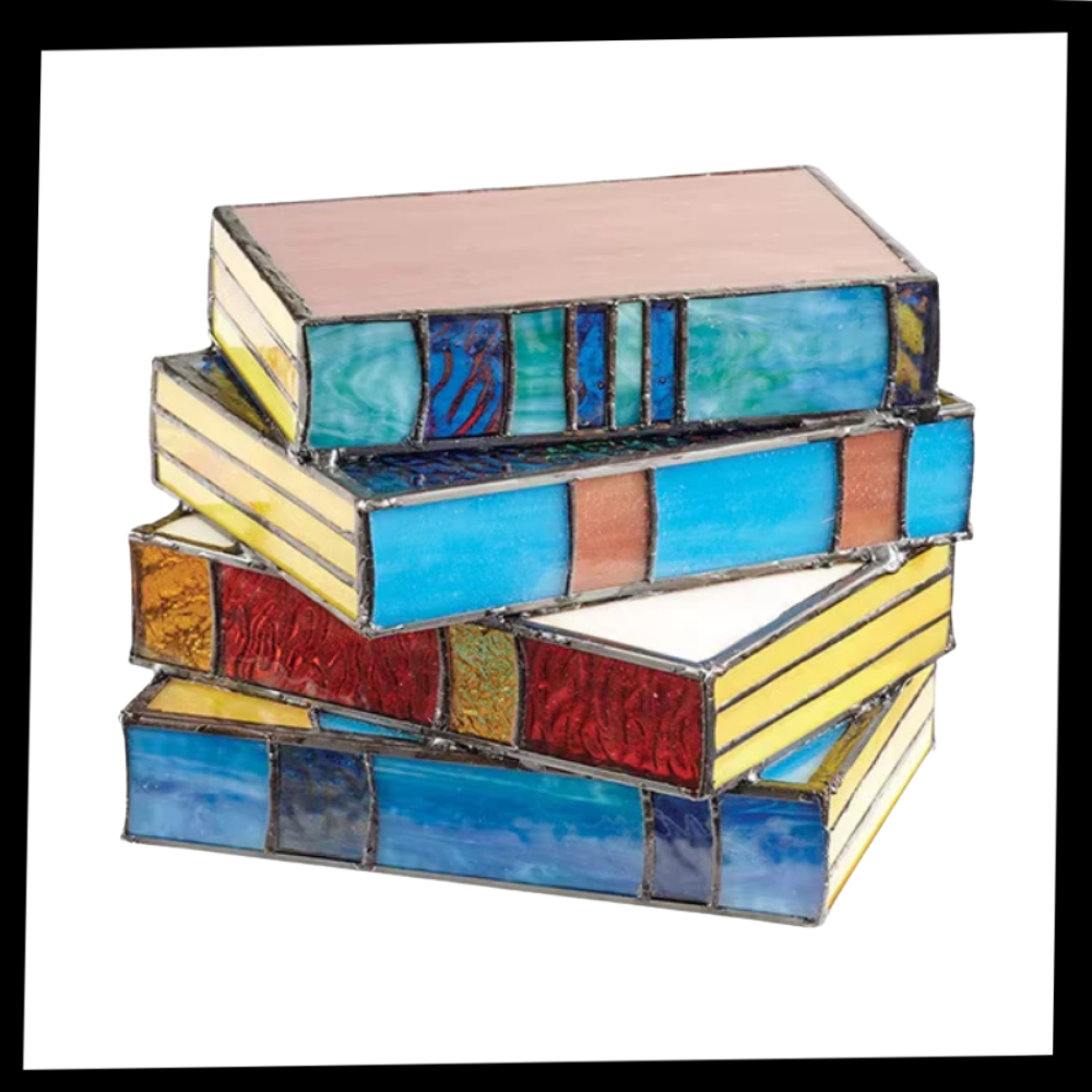 Tidløs lampe af stablede bøger
- Ozerty